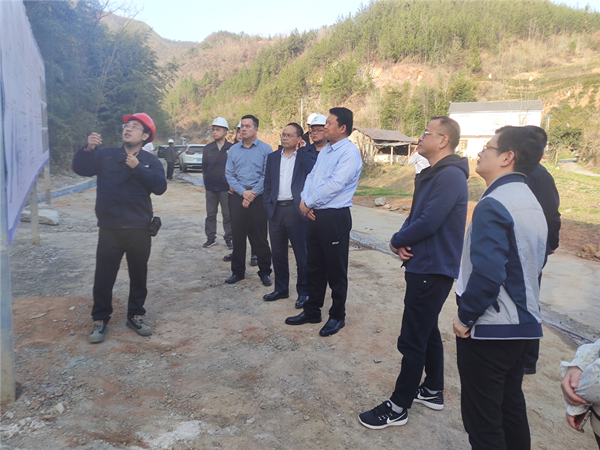 湖北省生态环境保护监察专员冯安龙一行赴竹山项目群指导工作1.jpg